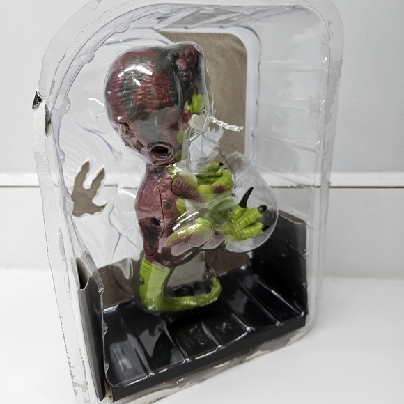 NEW Fingerlings Untamed Raptor Dinosaurs Stealth Interactive Toy 40+ Sounds - Picture 3 of 6